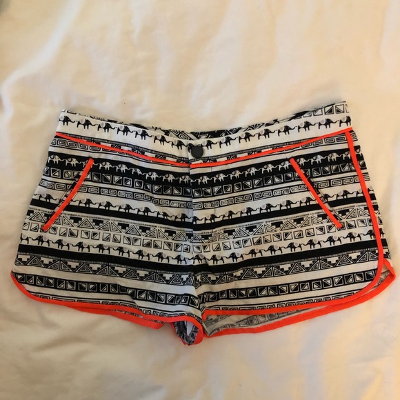 DV Elephant shorts - Picture 2 of 3